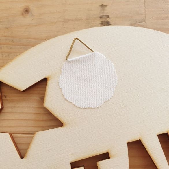 Ballon de naissance en bois et or avec bracelet de naissance